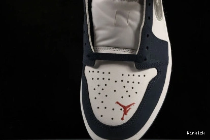 Jordan CJ7891 400 Low Midnight Navy SB 1 1122